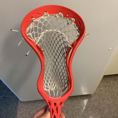 Red Noz 2x STRUNG PERFECTLY BROKEN IN