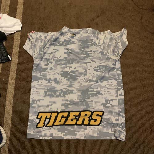 Daniel Hand Lacrosse Gray Digital Camo Shooter Shirt