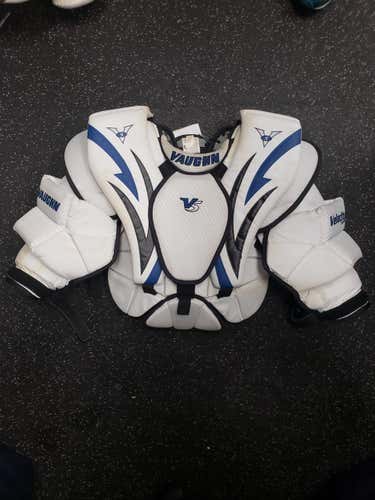 Vaughn Velocity V5 7190  Junior goalie body M/L