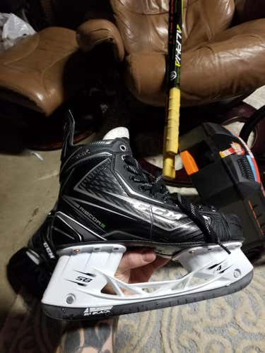 CCM RibCor 70K  Senior Size 9