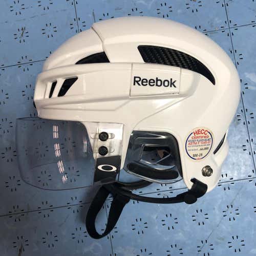 Reebok 11K Helmet w/ Oakley Small Straight Visor Senior Medium