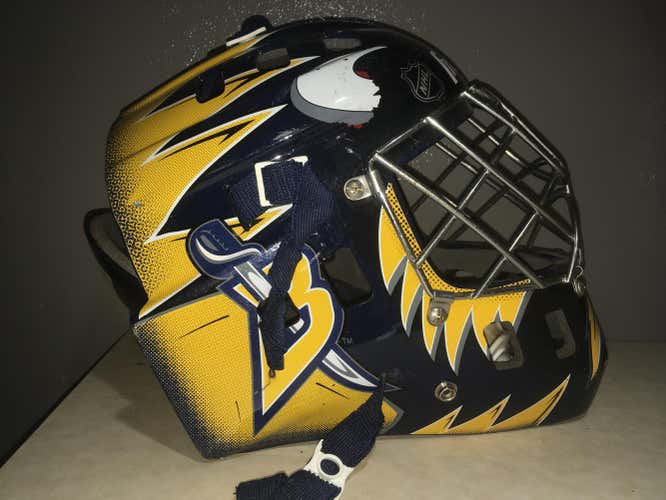 Buffalo Sabres Franklin GFM1000 SX Street Extreme Street Hockey Mask