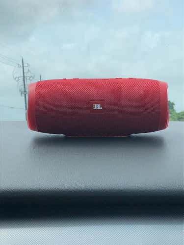 JBL Charge 3 Speaker Barely Used Really Loud