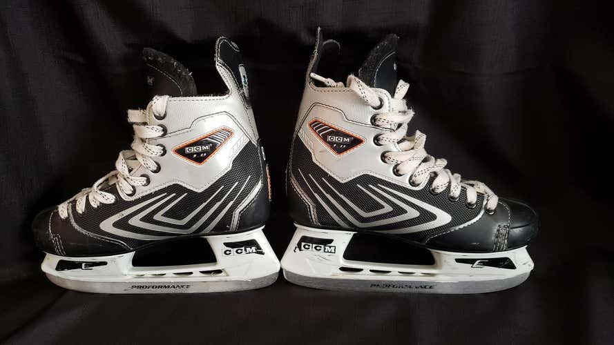CCM 1.0 Skates Size 5