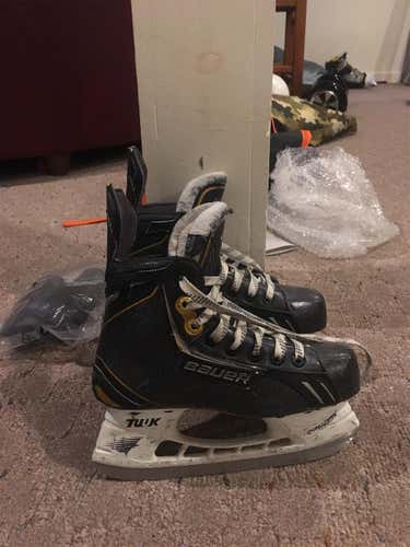 Bauer Supreme 1.8’s in Good condition!