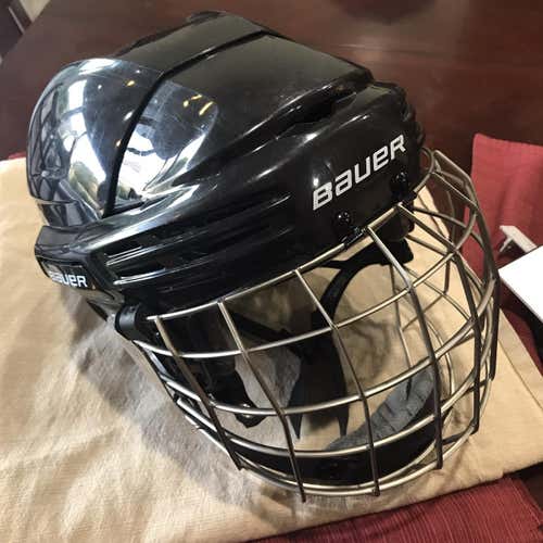 Great Condition Bauer 7500 Helmet Combo - Large