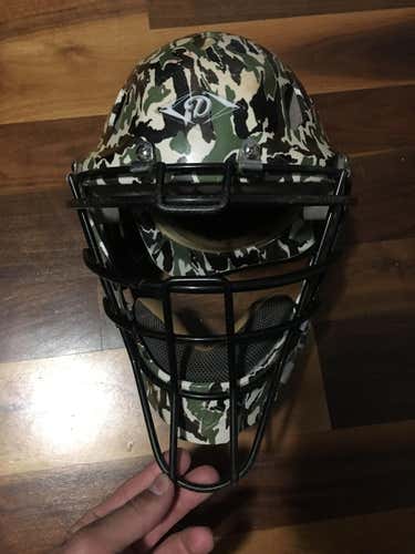 Diamond Edge-iX3 LG 7 1/8-7 1/2 Camo Catcher's Helmet DCH-EDGE Pro SM - Green Camo