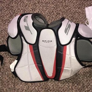 Easton Synergy Medium Shoulder Pads