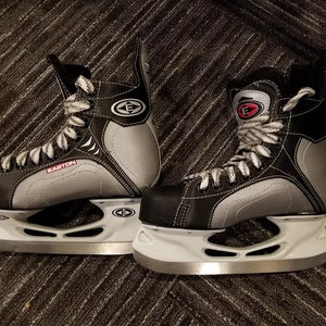 Easton Synergy 100  Junior Size 4