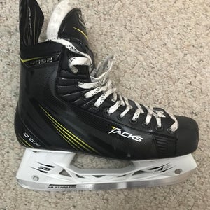 CCM Tacks 4052  Senior Size 8