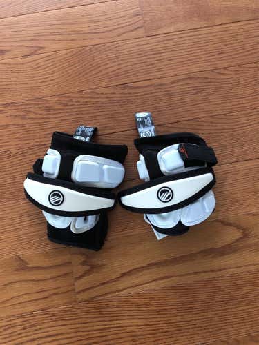 Never Used New Maverik Wonder boy Elbow Pads