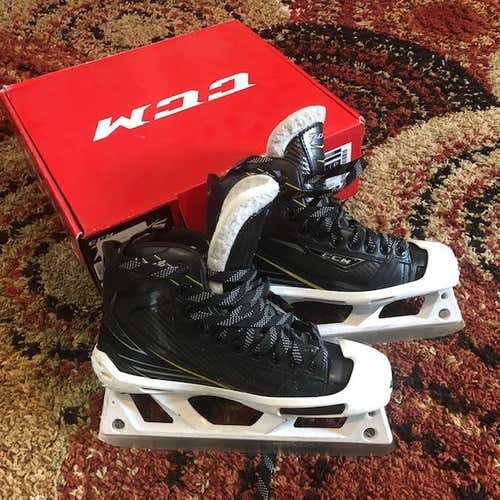 CCM Tacks 4092  Junior Size 5