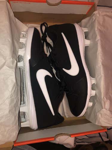 Nike alpha hurache varsity low mcs