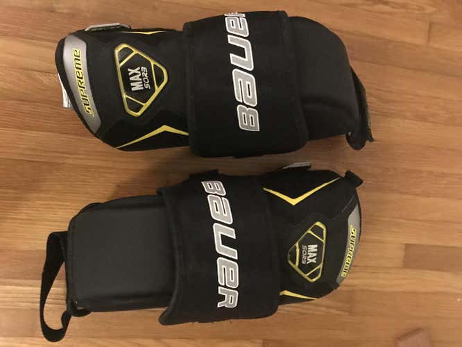 New Bauer Supreme Knee Guard