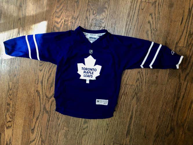 Reebok Toronto Maple Leafs size 4-7