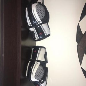 Adult Small. Easton Lacrosse/Hockey Elbow Pads.