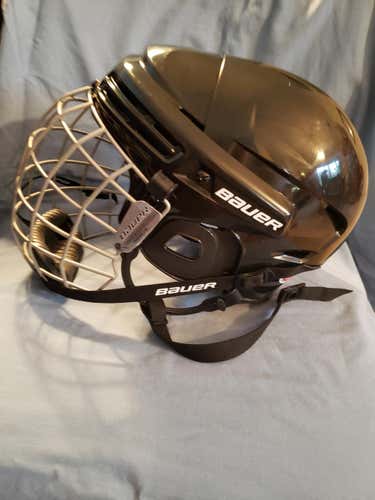 Bauer 2100 Sr. Helmet with cage L