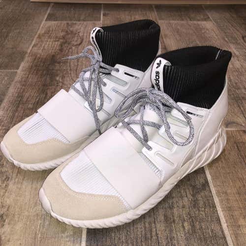 Adidas Size 10 Shoe