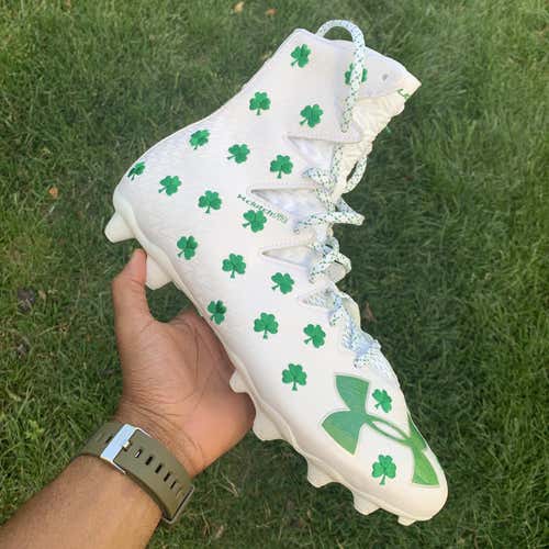 Under Armour Hilight clover Size 13