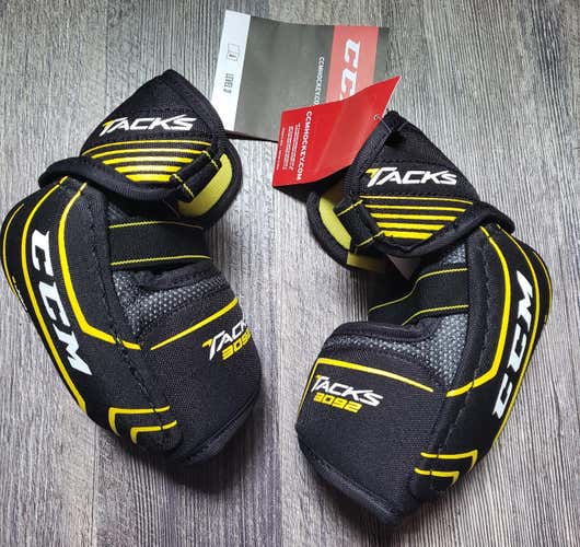 New w/ Tags CCM Elbow Pads Jr. M