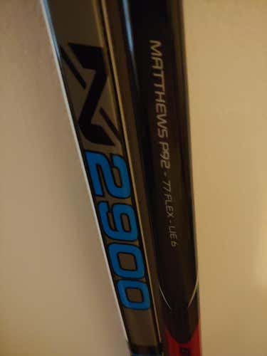 2 x Bauer Sticks (Vapor X700 Lite and Nexus N2900) RH P92 Senior Grip