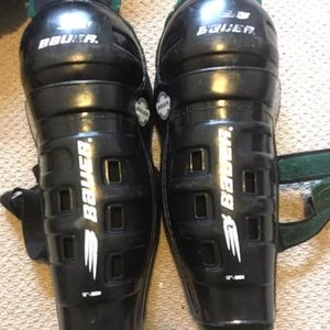 Junior Bauer Shin Pads