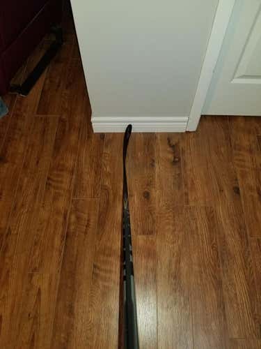 Easton Synergy 80 Stick 75 Flex Lefty E28 Toe Senior