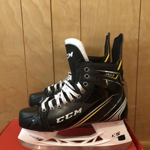 New CCM Super Tacks AS1 8.25 Player Skates Senior Pro Stock Unknown / Other