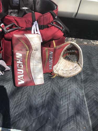 Vaughn Velocity V7 Goalie Glove & Blocker Regular Senior Pro Stock