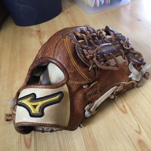 Used Mizuno Classic Pro Baseball Glove
