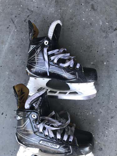 Bauer Player Skates Intermediate Size 4.5
