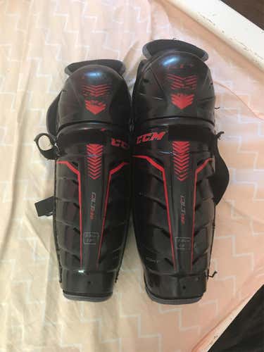 CCM QLT230 Shin Pads Junior
