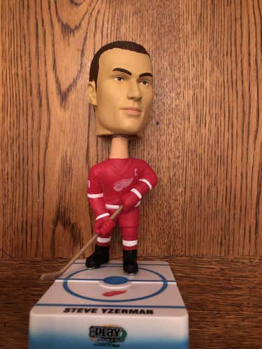 Steve Yzerman bobblehead