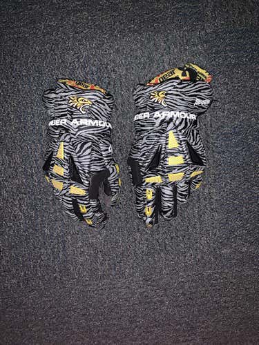 Under Armour Gloves (Towson Team Issued) Never Used NOT GOALIE