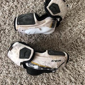 CCM TACKS ELBOW PADS