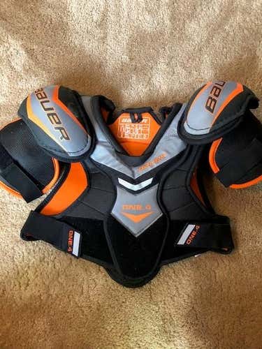 Bauer One.4 Shoulder Pads Junior Large