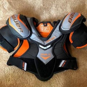 Bauer One.4 Shoulder Pads Junior Large