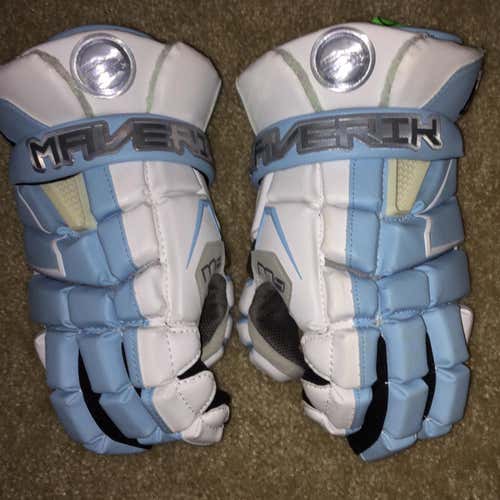 Maverick M4 Carolina Gloves