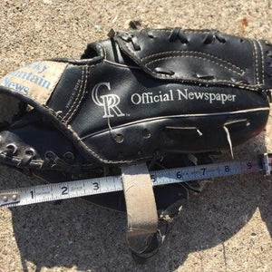 Baseball Glove Colorado Rockies Rocky Mountain News 1995 YOUTH Right Hand Throw