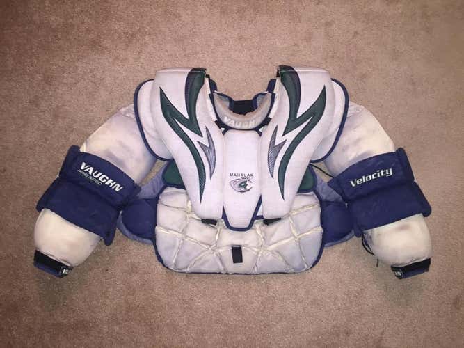 Vaughn V4 7600 Goalie Chest & Arm Protector Senior Large