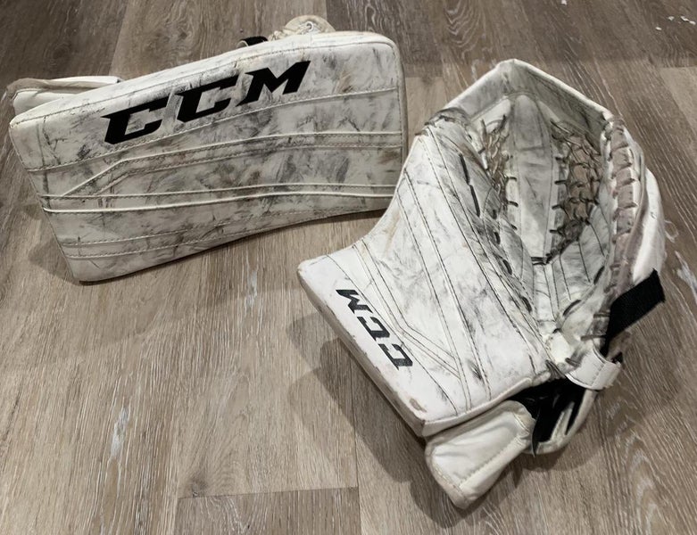CCM Extreme Flex II 860 Intermediate Glove & Blocker
