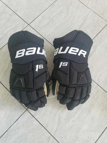 Flyers Dale Weiss Bauer 1s game worn gloves, 14s, barely used