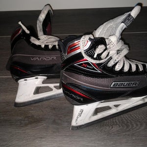 Bauer Vapor X700 Hockey Goalie Skates Junior Size 3