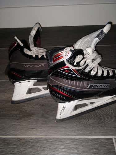 Bauer Vapor X700 Hockey Goalie Skates Junior Size 3