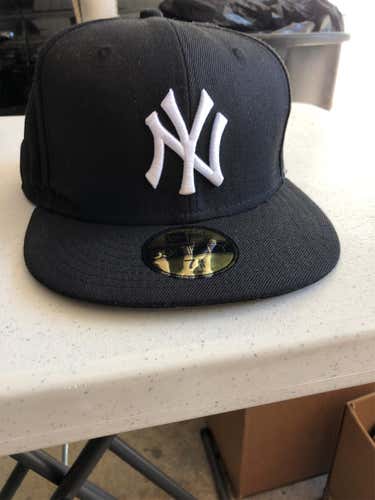 New York Yankees 7 5/8 Hat