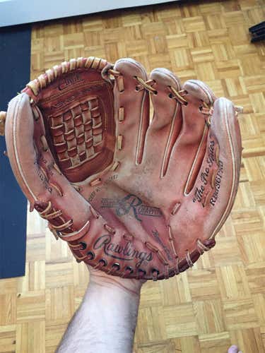 Rawlings Used glove With Palm Pad