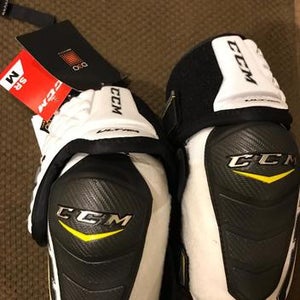 New W/ Tags CCM Ultra Tacks Elbow Pads