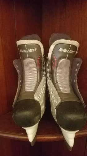 New Bauer Vapor X3.0 Hockey Skates Junior Size 3