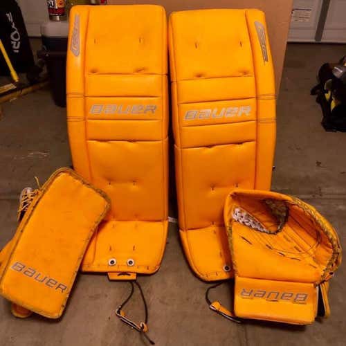 Bauer Reactor 9000, 34+2 Sport Gold Custom, Monster Knee Blocks