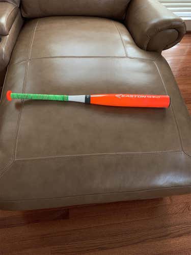Easton Mako Bat